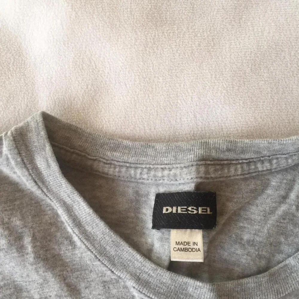 Diesel grey T-shirt Like new Size fits like medium - Picture 2 of 4
